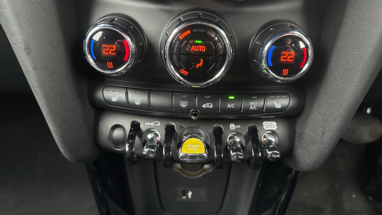 MINI Hatchback 135kW Cooper S Level 2 33kWh 3dr Auto Electric Hatchback